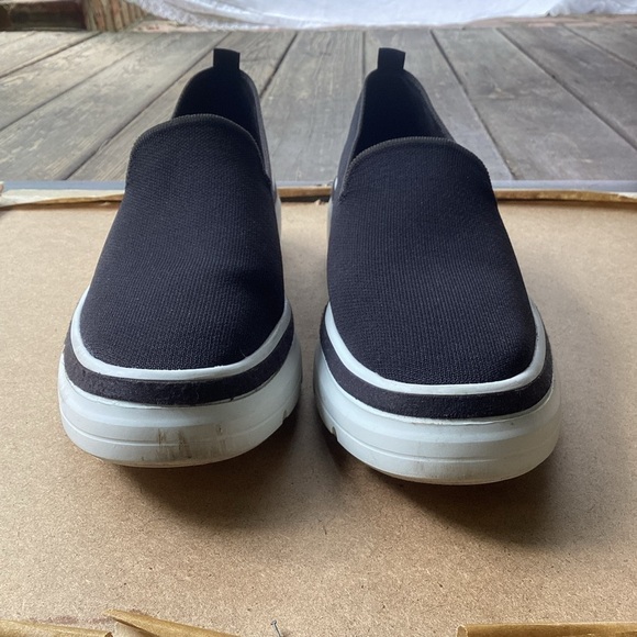 Bill Blass black knit slip on casual shoes, size 9.5 - Picture 3 of 8